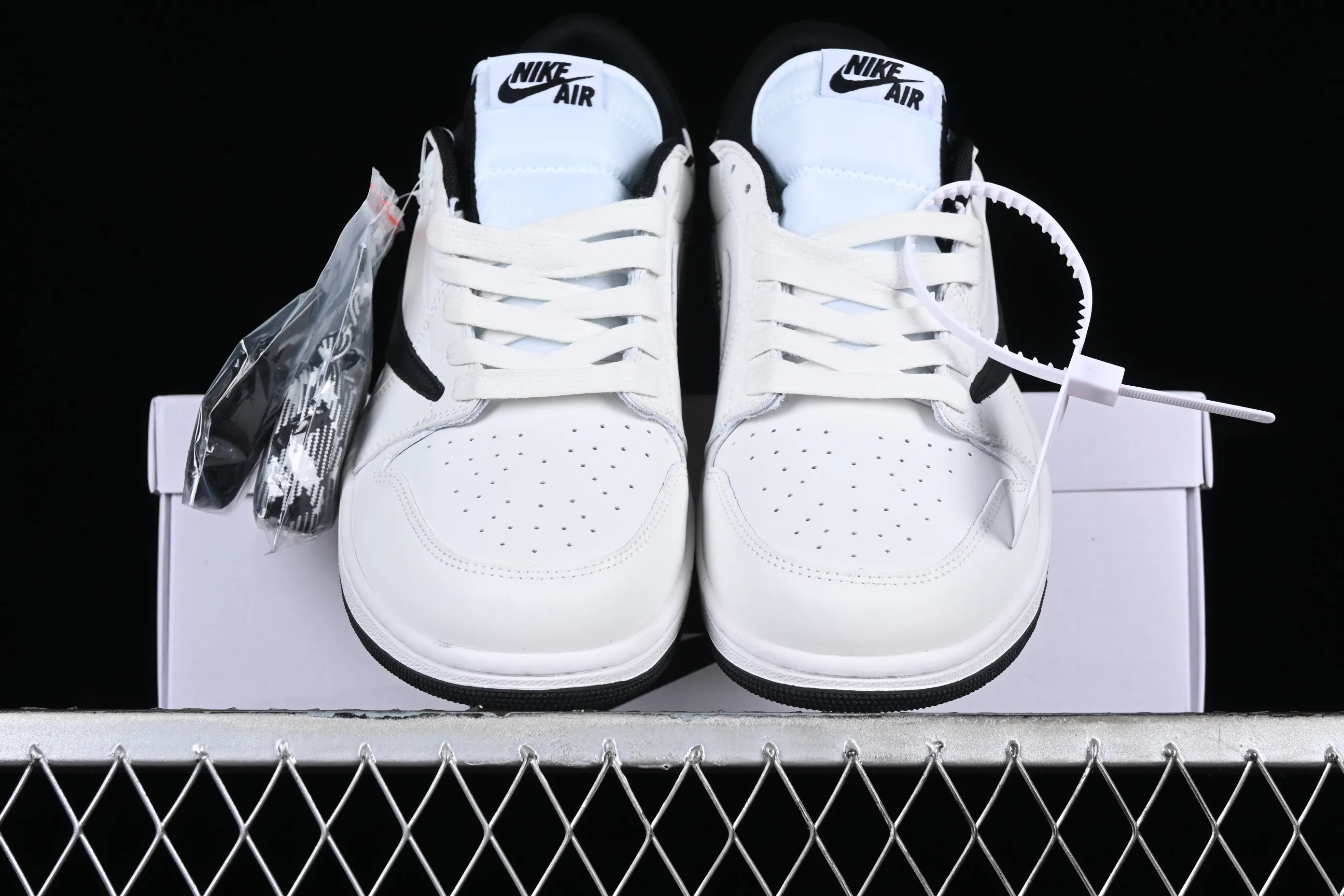 All categories Air Jordan Jordan series basketball shoes Air Jordan 1 Low Travis Scott x Air Jordan 1 Low OG AJ1 Joe 1 undercut low top DH7866-180
